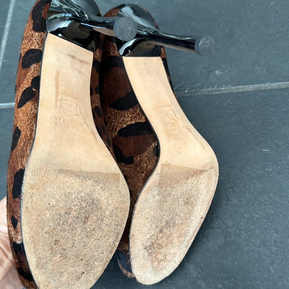Gorgeous calf hair Stuart Weitzman peep toes! - Picture 6 of 6